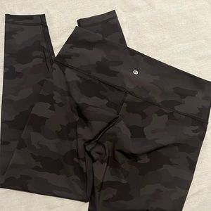 Lululemon Wunder Under HR 28”